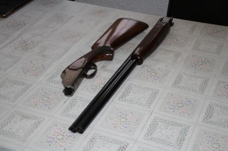 Vendo escopeta,superpuesta,monogatillo, expulsora, con selector de tiro, marca Lanber, con su funda, en 02