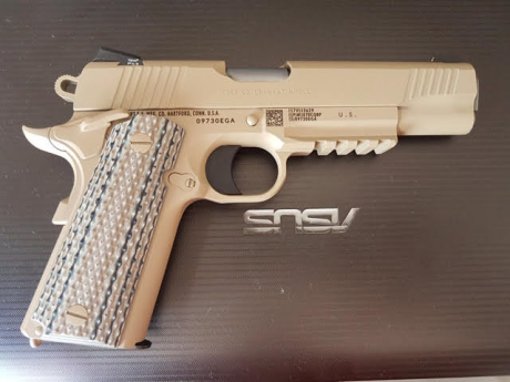 Hola a todos los compañeros,un amigo me pide que le ponga en venta esta pistola,no tendra mas de 100 o 51