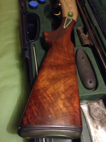 Vendo impecable beretta al391 tecknys stonecoat gold, lágrima verde. muy pocos tiros. maderas y pavon 20