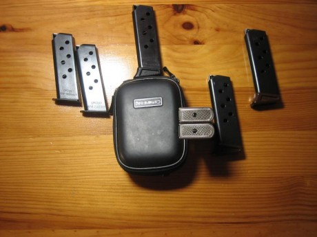 Hola. Se vende lote de 7 cargadores. Los dos  inox. con la tapa burilada. 120€ portes incluidos a la península. 10