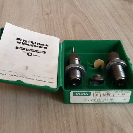 En venta tres juegos de Dies...

-- Calibre 380 ACP (9 Corto) de la marca Hornady con su shell holder 01