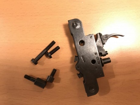 Vendo piecerio disparador carabina Walter UIT Running Boar. Cola de diaparador regulable en posicion.
Precio 01