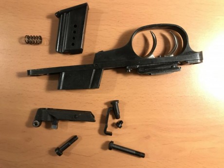 VENDIDO conjunto disparador de carabina Walther KK Sport .22 LR
Disparador al pelo. 
Incluye un cargador 01