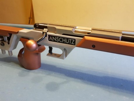 Extraordinaria carabina anschutz 2013
Caňon 50cm 
Prolongador original

Carabina 1850€ 




El visor con 02
