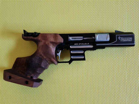 Vendo esta pistola por dejar la modalidad de standard.

La pistola está en un magnifico estado de conservación. 00