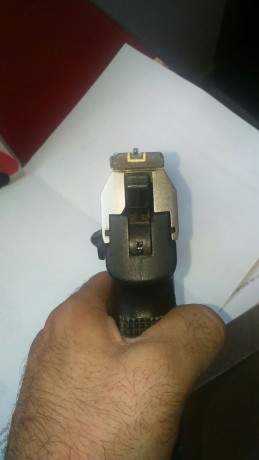 Hola, vendo esta magnífica pistola HK, en perfecto estado y muy poco uso es de 9mm, se vende con dos cargadores 02