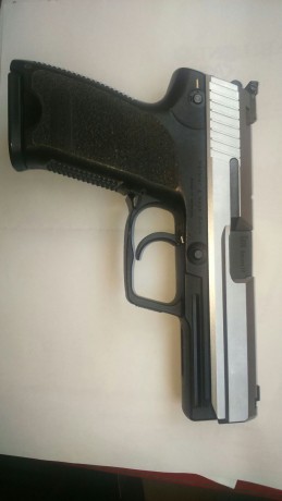 Hola, vendo esta magnífica pistola HK, en perfecto estado y muy poco uso es de 9mm, se vende con dos cargadores 01