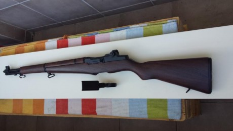 Vendo M1 Garand Springfield armory del año 1945, calibre 30-06, con muchos extras.

Totalmente impecable, 02