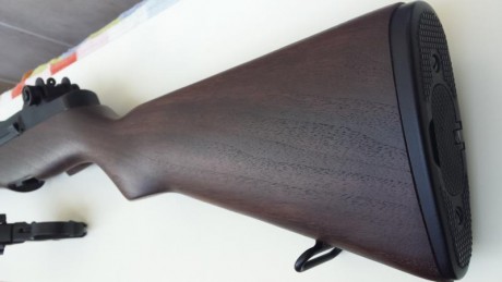 Vendo M1 Garand Springfield armory del año 1945, calibre 30-06, con muchos extras.

Totalmente impecable, 01