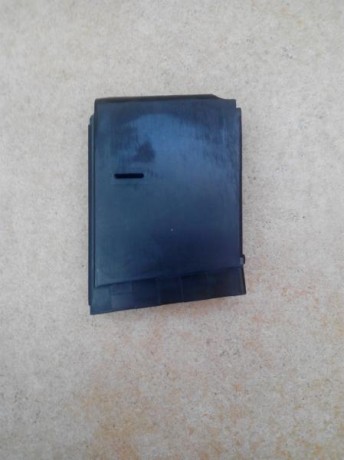 Hola, vendo un cargador nuevo de 10 tiros para AR-15 ( para colección ) , es de la marca MWG. Está en 11