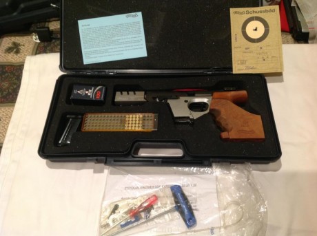 Vendo PISTOLA Walther  GPS EXPERT calibre 22 con 2 cargadores, Kit completo y maletín . También el carro 02