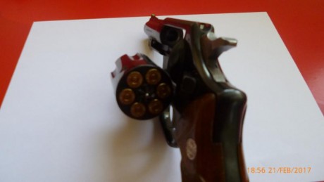 Hola muy buenas vendo revolver Astra de 3 pulgadas calibre 357 magnum. Guiado en licencia A.

El arma 21
