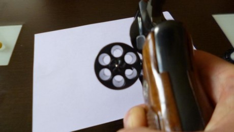 Hola muy buenas vendo revolver Astra de 3 pulgadas calibre 357 magnum. Guiado en licencia A.

El arma 20