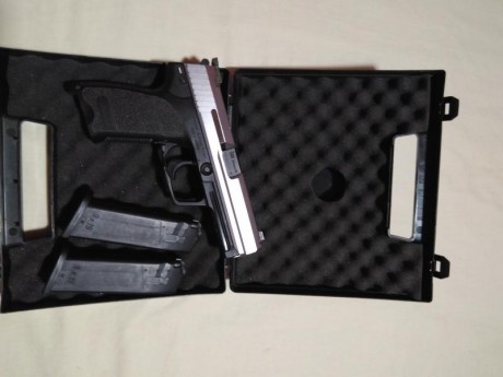Hola, vendo esta magnífica pistola HK, en perfecto estado y muy poco uso es de 9mm, se vende con dos cargadores 32