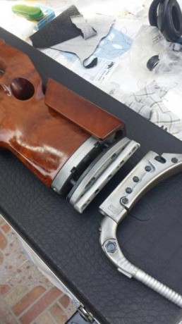 Buenos días:

Pongo este anuncio en nombre de mi gran amigo Antonio, vende un montón de accesorios para 11