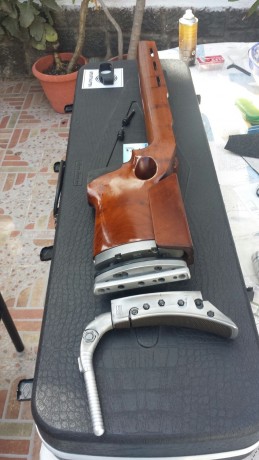 Buenos días:

Pongo este anuncio en nombre de mi gran amigo Antonio, vende un montón de accesorios para 10