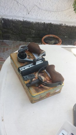 Buenos días:

Pongo este anuncio en nombre de mi gran amigo Antonio, vende un montón de accesorios para 21