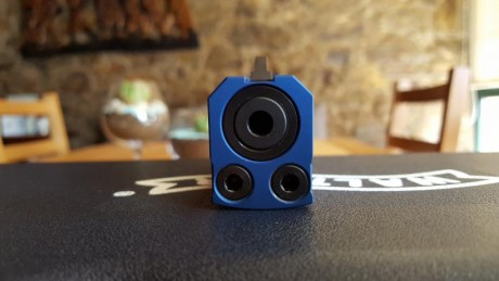 Hola vendo walther expert del 22 sin estrenar ni un solo tiro con su maletin y accesorios talla M 
Comprada 22
