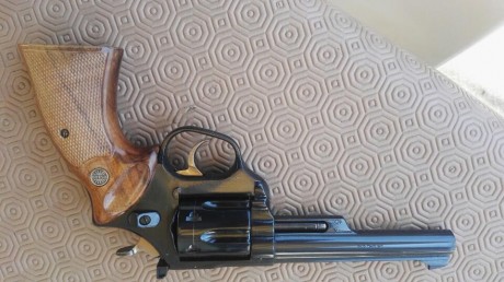 Pues por falta de uso habra que buscarle nuevo propietario esta en muy buen estado de uso y guiado en 00