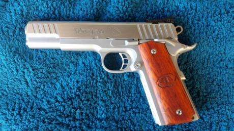 Vendo cachas para pistolas Colt 1911, y todos sus clones, en madera exótica de cocobolo.
-Picadas a 18 60
