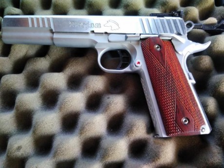 Vendo cachas para pistolas Colt 1911, y todos sus clones, en madera exótica de cocobolo.
-Picadas a 18 40