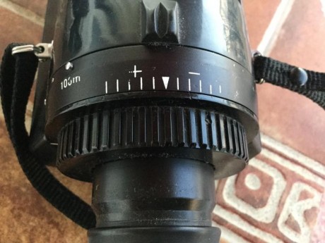 Se trata de un magnifico visor terrestre Carl Zeiss catadrioptico ( espejo interior que reduce a la mitad 11