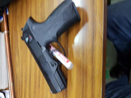 Vendo Beretta PX4 Storm 9 pb en su maletín original ,2 cargadores, sólo estrenada no más de 200 disparos 01