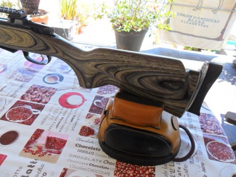 Lo vendo por 700 € solo el arma, lleva incorporada una cantonera regulable, base de 20 moas y un disipador 00