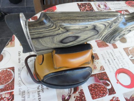 Lo vendo por 700 € solo el arma, lleva incorporada una cantonera regulable, base de 20 moas y un disipador 20