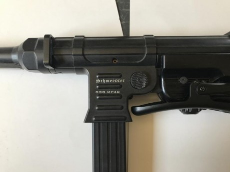 Mas fotos en el ultimo mensaje.Se vende réplica de subfusil MP40 en calibre .22LR
El vendedor es un amigo 01