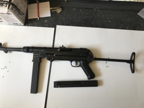 Mas fotos en el ultimo mensaje.Se vende réplica de subfusil MP40 en calibre .22LR
El vendedor es un amigo 00