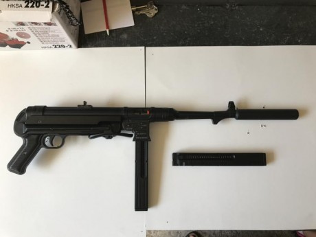 Mas fotos en el ultimo mensaje.Se vende réplica de subfusil MP40 en calibre .22LR
El vendedor es un amigo 10