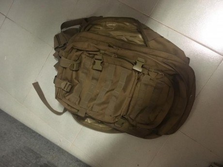 Vendo mochila miltec color verde de 36l . En perfecto estado. La use hasta que me hice con una range bag 01