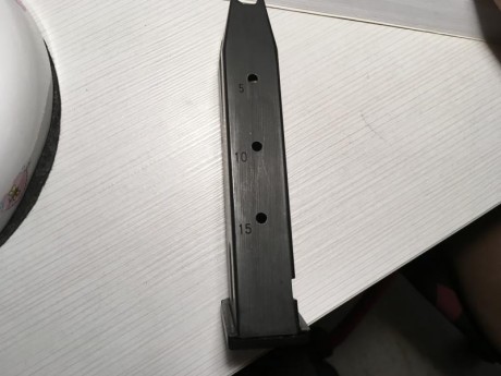 Buenas tardes, pongo varias cosas en venta.

Kit lee loader 9mm luger prácticamente nuevo: 30 euros
Kit 20