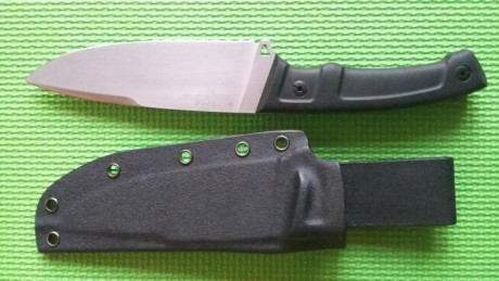 Vendo cuchillo de cocina tactico checo de la marca Mr Blade. El cuchillo esta usado. Estas son las características:

Modelo: 00