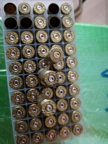 Vendo vainas del 9 largo.
Son las de la fotografía. Se entregan con las cajas de plastico que se ve en 01