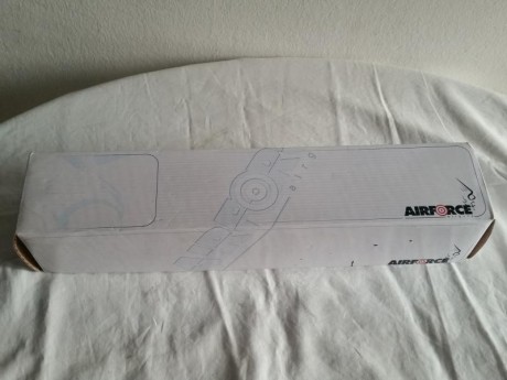 Casi sin uso, en su caja original y con su manual.
Con las anillas que se ve en la foto.

Visor AIRFORCE 11