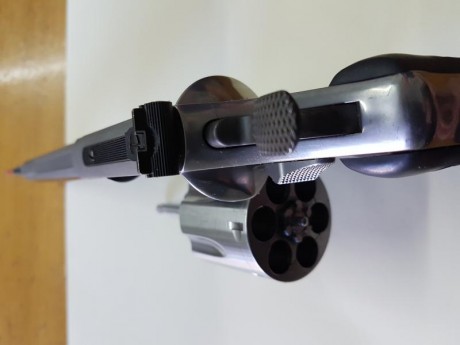 Un amigo, peleado con la informática, me encarga que ponga a la venta un arma dificil de conseguir, es 00