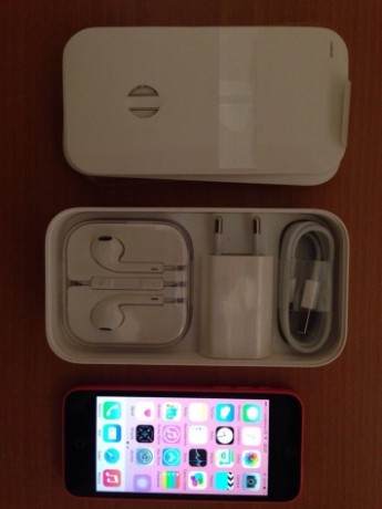 Cambio movil iphone 5 C color rosa es libre 16 gb y una katana de cold steel acero carbono 1055 muy afilada 01