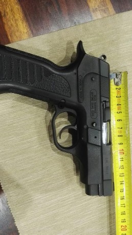 Pues la tengo cogiendo polvo en el armero tiro muy poco con la 9 mm y utilizo una colt esta esta practicamente 21