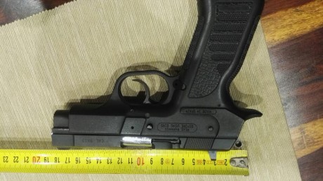 Pues la tengo cogiendo polvo en el armero tiro muy poco con la 9 mm y utilizo una colt esta esta practicamente 20