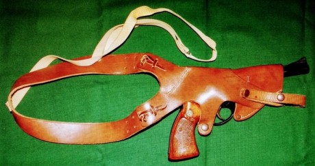 Se vende juego de fundas para revólveres de seis pulgadas.
Sobaquera Americana de fleje 75 euros y se 00