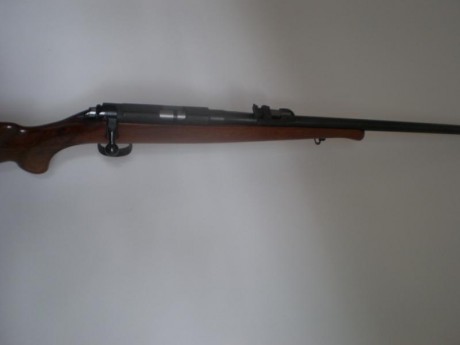 Vendo carabina BRNO 22 LR. con dos cargadores  1 de 5  y otro de 10. muy buen estado como nueva.
precio 02