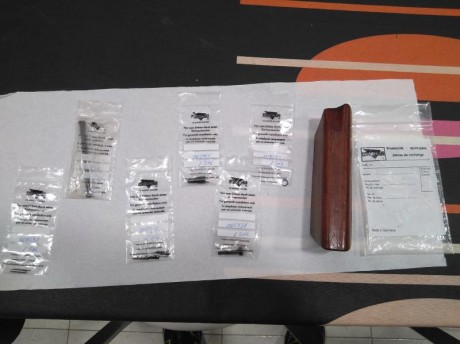 Buenas noches a todos,

  Vendida!!!  


Vendo carabina de competición  MATCH marca ANSCHUTZ  modelo 1903 10