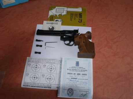 Vendo Manuhrin Cal. 32 Match. tira diez sobre diez esta en Barcelona lo vendo por pasarme al 22 Long Rifle, 01