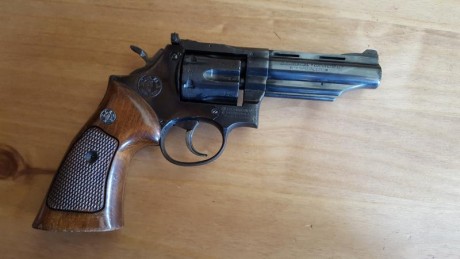 Hola vendo un revolver llama del calibre 38 funciona muy bien pero esta algo feo la persona que lo tenía 00
