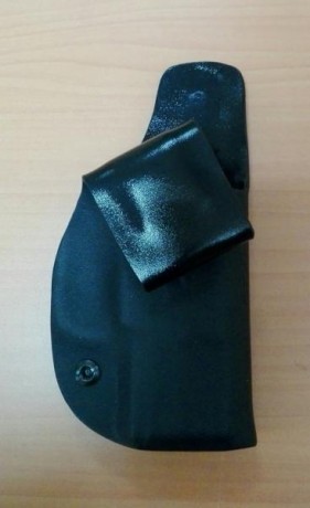 En venta funda kydex negro, grosor 2,5mm. Para pistola Walther PPS. Traída de USA, a estrenar. Muy ligera, 00