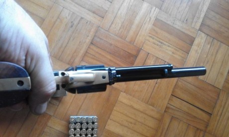 Vendo revolver Super Dakota, calibre 44 Mag., en perfecto estado estético, mecanico y funcional.
Se puede 20