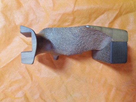 Buenas, pues eso, que se vende cacha zurdo marca Morini para walther gsp, talla L, podria valer para una 01