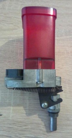 Buenas, vendo todos los accesorios que tengo de recarga. Hay maquina, dies y puntas. Estan tal y como 11